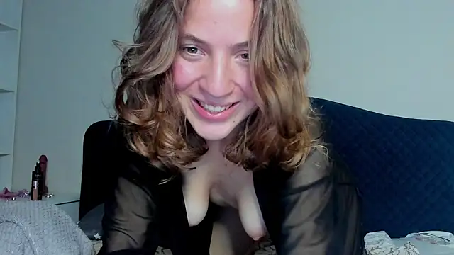 Snapshot of lost_moon chatting on 10-01-25, 06:01 lost moon online show from 10-01-25, 06:01