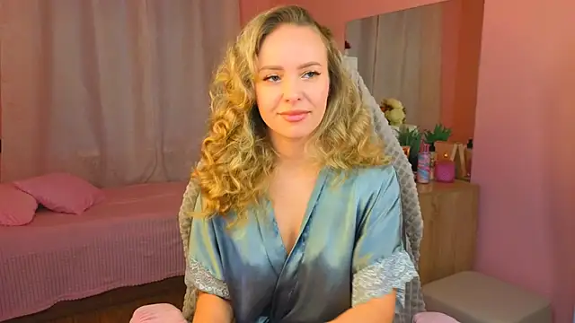Snapshot of Hloya_Mei chatting on 09-29-25, 12:06 Hloya Mei online show from 09-29-25, 12:06
