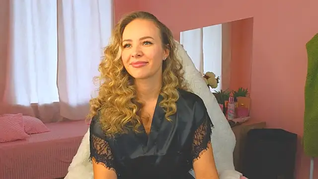 Snapshot of Hloya_Mei chatting on 10-11-25, 03:18 Hloya Mei online show from 10-11-25, 03:18