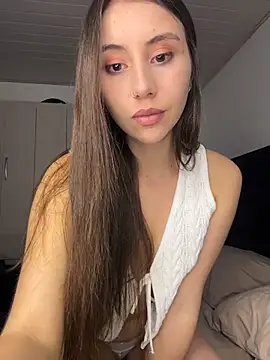 Viithoney online show from 12-23-25, 05:18