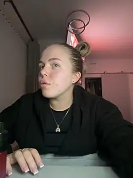 prettycocomae online show from 11-10-25, 08:36