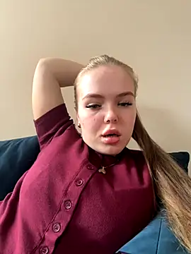 prettycocomae online show from 09-13-25, 11:43