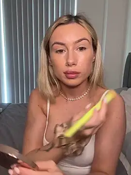 SexySaraxxoo online show from 02-10-26, 11:31