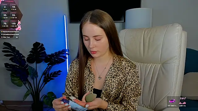 Sweet  Amily online show from 10-06-25, 06:19