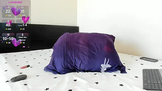 lannaah  online show from 10-25-25, 10:03