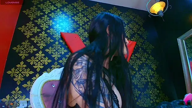 elinne hendrix  online show from 10-29-25, 12:59