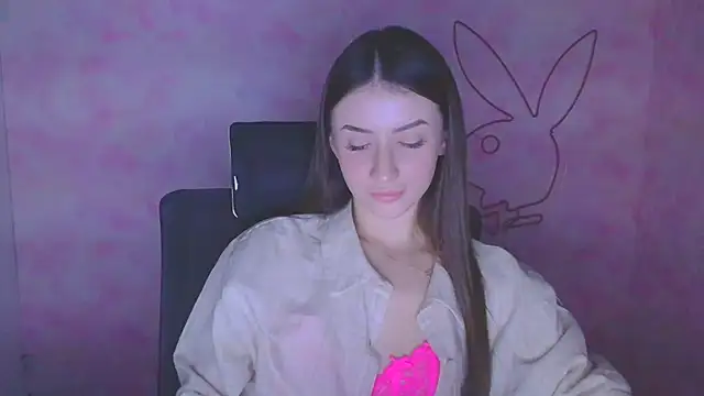 Snapshot of AlisaBubbles chatting on 10-13-25, 06:48 AlisaBubbles online show from 10-13-25, 06:48