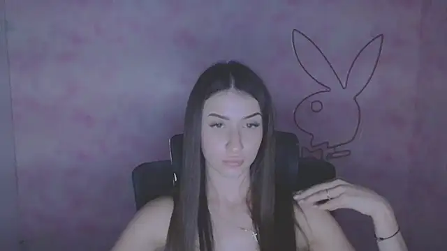 Snapshot of AlisaBubbles chatting on 10-08-25, 06:08 AlisaBubbles online show from 10-08-25, 06:08