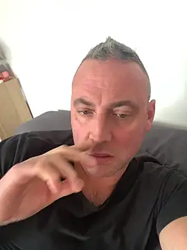 Marronglace1 online show from 12-17-25, 12:43