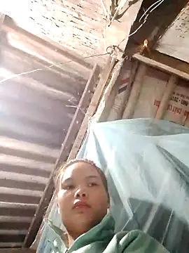 Snapshot of Huyen_x chatting on 12-03-25, 01:17 Huyen x online show from 12-03-25, 01:17