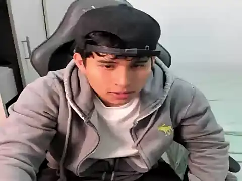 Snapshot of jhony_dickm chatting on 10-15-25, 09:23 jhony dickm online show from 10-15-25, 09:23