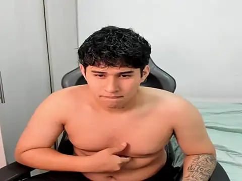 Snapshot of jhony_dickm chatting on 10-14-25, 05:24 jhony dickm online show from 10-14-25, 05:24