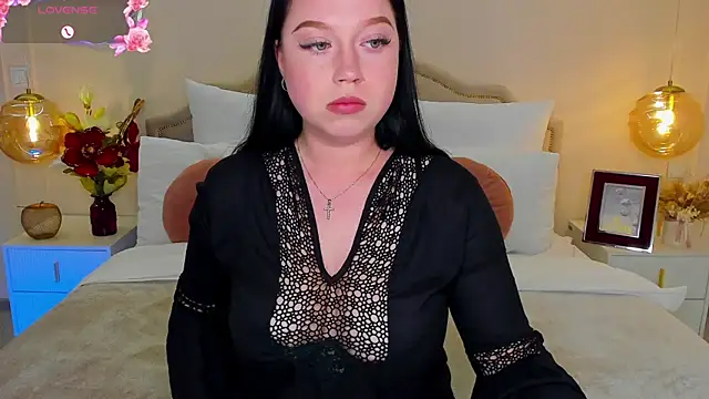 Snapshot of LexiePat chatting on 07-07-26, 12:20 LexiePat online show from 07-07-26, 12:20