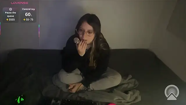 Snapshot of SofiaKitty-love chatting on 02-01-26, 04:11 SofiaKitty-love online show from 02-01-26, 04:11