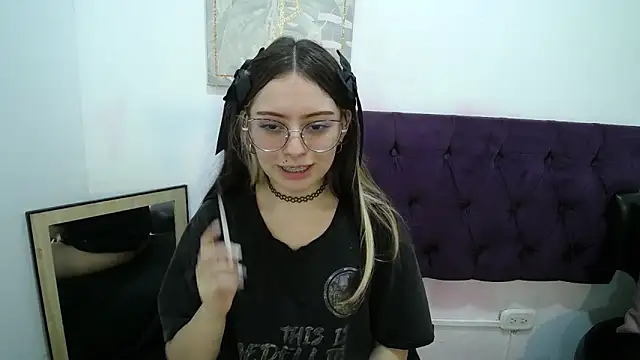 SofiaKitty-love online show from 12-05-25, 06:28