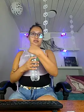 susan mooree online show from 10-31-25, 05:09