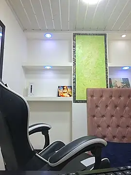 susan mooree online show from 11-30-25, 05:58