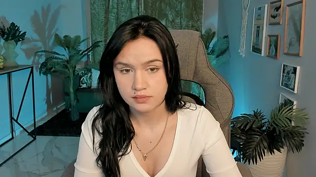 MonicaFarmer online show from 02-12-26, 02:22