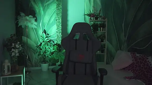 MonicaFarmer online show from 04-22-26, 11:44