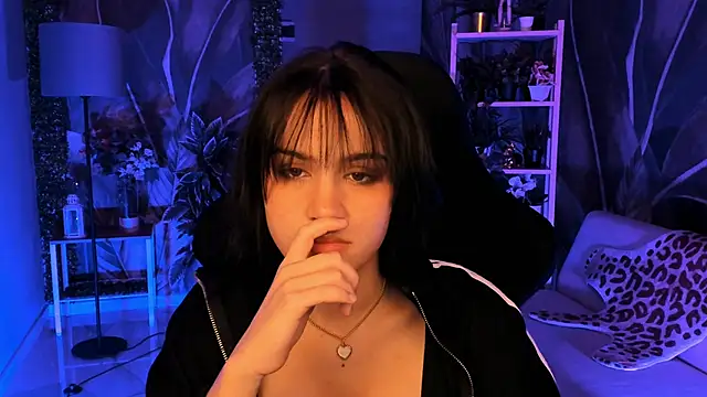 MonicaFarmer online show from 11-11-25, 05:41