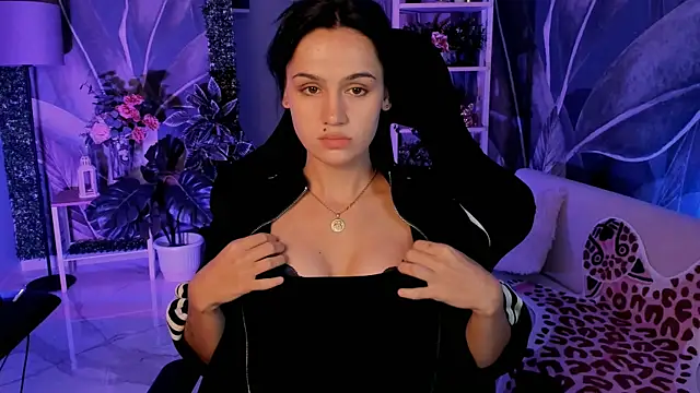 MonicaFarmer online show from 09-19-25, 05:17