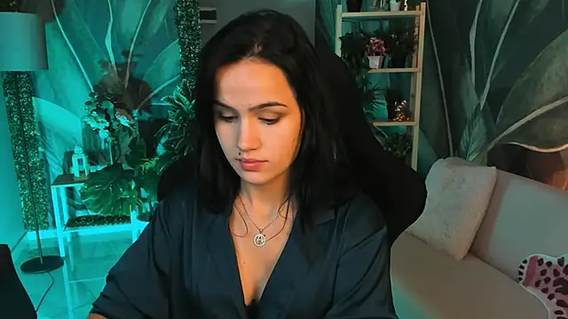 MonicaFarmer online show from 09-26-25, 05:42