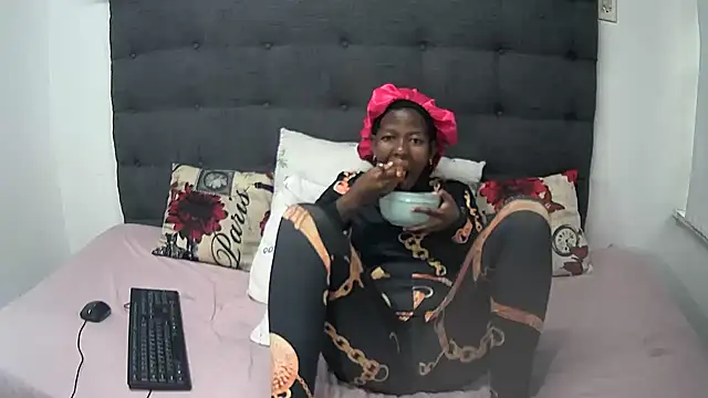 pinkyxbarbie2 online show from 10-07-25, 03:57