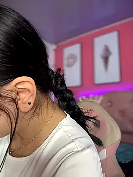 Megaan  More online show from 12-21-25, 02:35