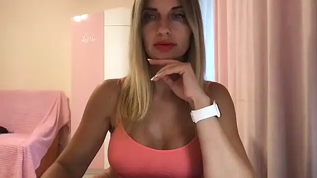 Snapshot of KarelliaStar chatting on 07-20-26, 05:15 KarelliaStar online show from 07-20-26, 05:15