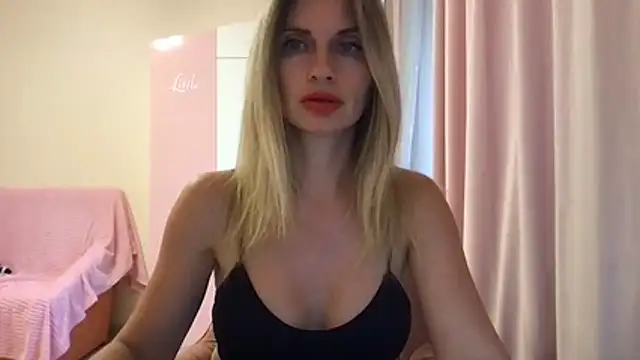 Snapshot of KarelliaStar chatting on 06-27-26, 05:41 KarelliaStar online show from 06-27-26, 05:41