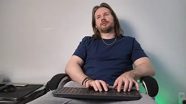 AlbinoAdonis online show from 12-19-25, 08:22