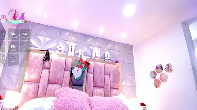 Charlotte Landry   online show from 12-04-25, 04:28