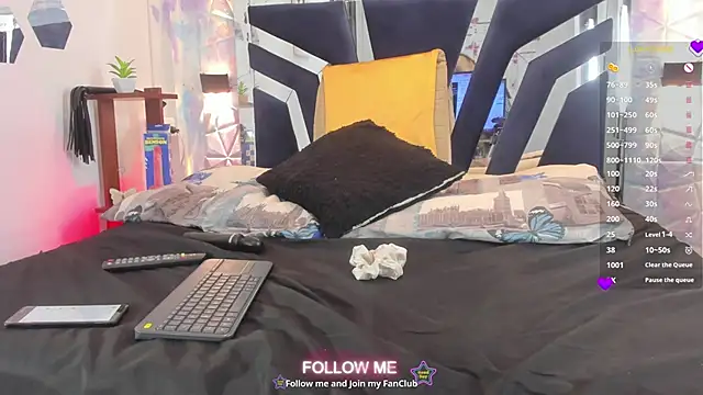 Charlotte Landry   online show from 05-25-26, 05:11