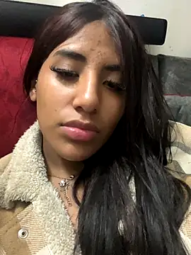 Deysha Garcias online show from 10-26-25, 04:02