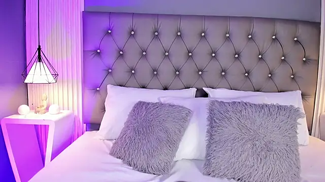 LunaBloomn online show from 03-20-26, 05:03