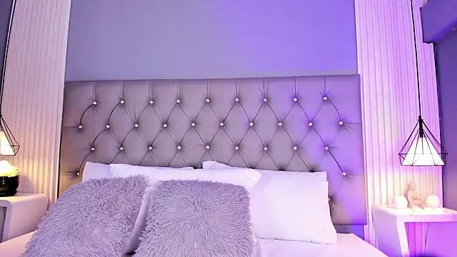 LunaBloomn online show from 04-04-26, 04:57