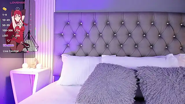 LunaBloomn online show from 03-27-26, 05:03