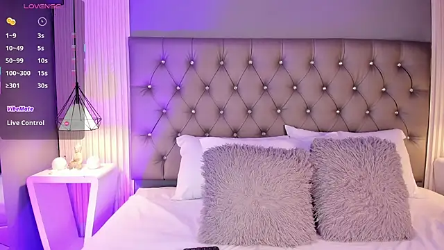 LunaBloomn online show from 03-13-26, 05:07