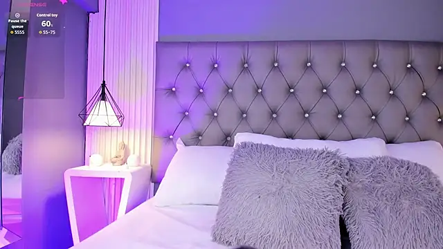 LunaBloomn online show from 02-12-26, 05:02