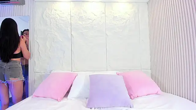 Isabellax21 online show from 12-20-25, 04:15