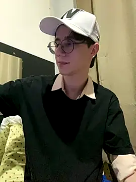 Snapshot of HeiRique chatting on 10-22-25, 04:01 HeiRique online show from 10-22-25, 04:01