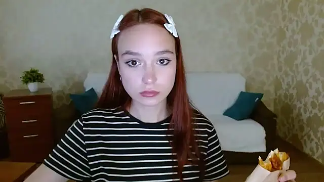 Snapshot of aFoxie chatting on 09-14-25, 09:09 aFoxie online show from 09-14-25, 09:09