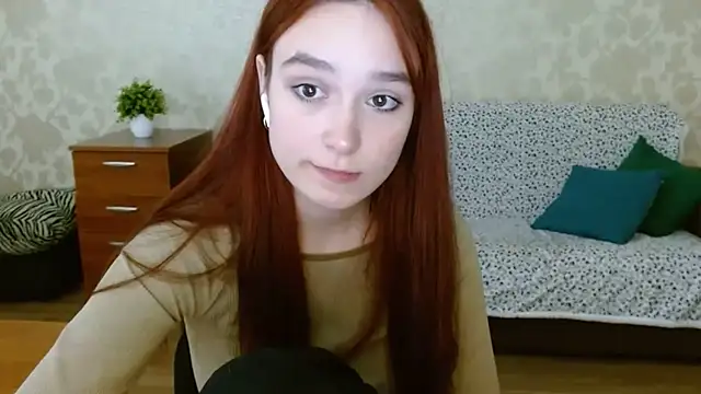 Snapshot of aFoxie chatting on 09-27-25, 07:42 aFoxie online show from 09-27-25, 07:42