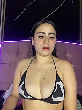 Snapshot of Elha_20 chatting on 10-10-25, 12:28 Elha 20 online show from 10-10-25, 12:28