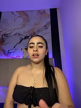 Snapshot of Elha_20 chatting on 09-16-25, 10:05 Elha 20 online show from 09-16-25, 10:05