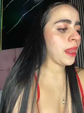 Snapshot of Elha_20 chatting on 10-22-25, 03:50 Elha 20 online show from 10-22-25, 03:50
