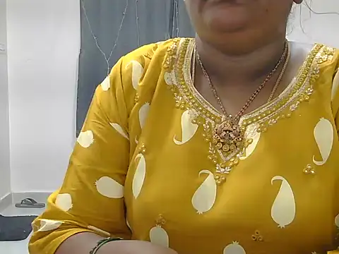 Snapshot of Nisha-telugu chatting on 07-25-26, 02:01 Nisha-telugu online show from 07-25-26, 02:01