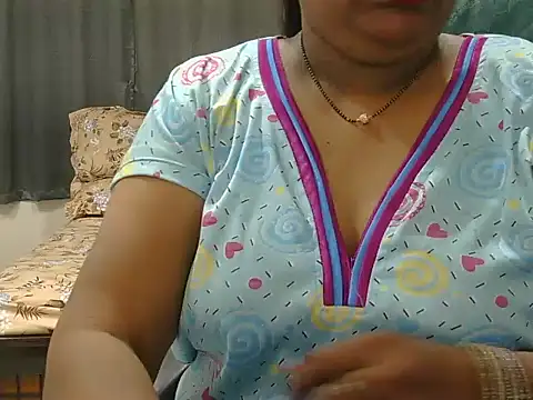 Snapshot of Nisha-telugu chatting on 05-24-26, 07:58 Nisha-telugu online show from 05-24-26, 07:58