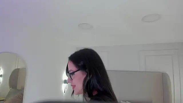 Snapshot of Dream_nena chatting on 10-03-25, 04:03 Dream nena online show from 10-03-25, 04:03
