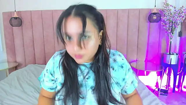 Snapshot of IvannaaVega chatting on 10-18-25, 05:09 IvannaaVega online show from 10-18-25, 05:09